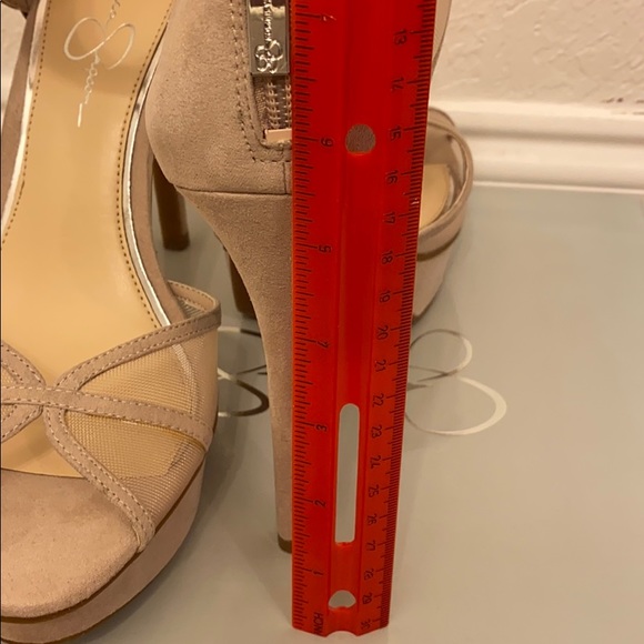 Heels - Picture 6 of 7